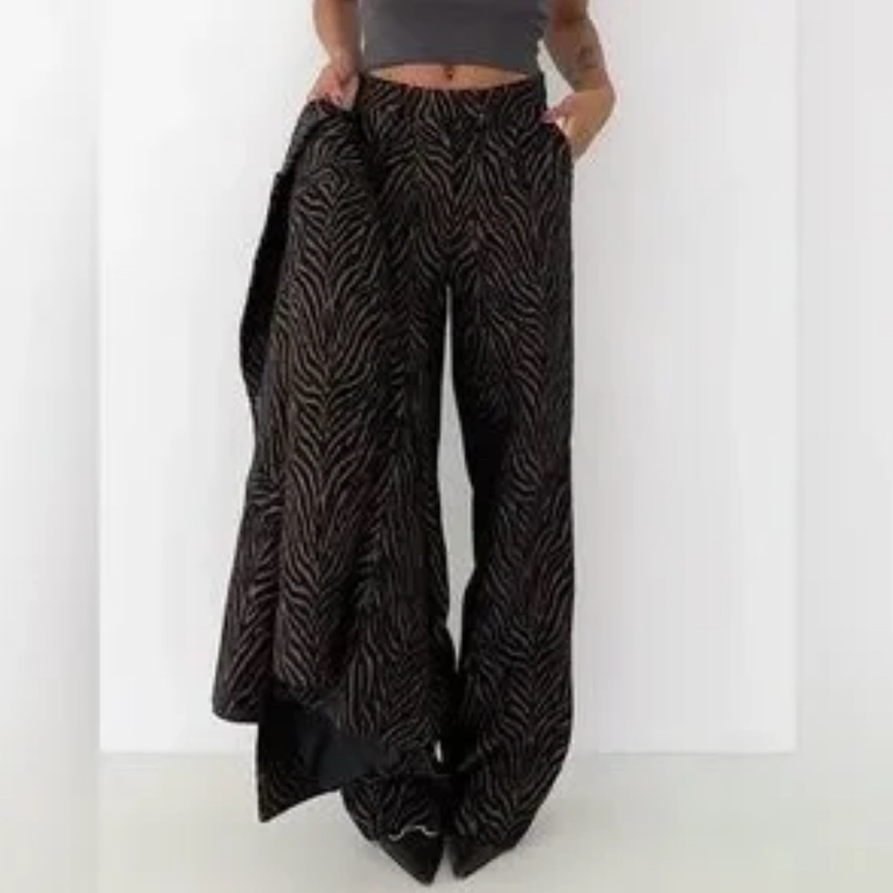 Rumored Women’s XS Jagger Zebra Trouser Pants